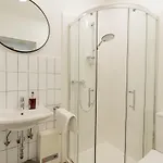 Grosszuegiges City-apartment In Bester Lage Fuer 5 Personen *