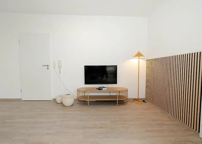 Grosszuegiges City-Apartment In Bester Lage Fuer 5 Personen 奥尔登堡